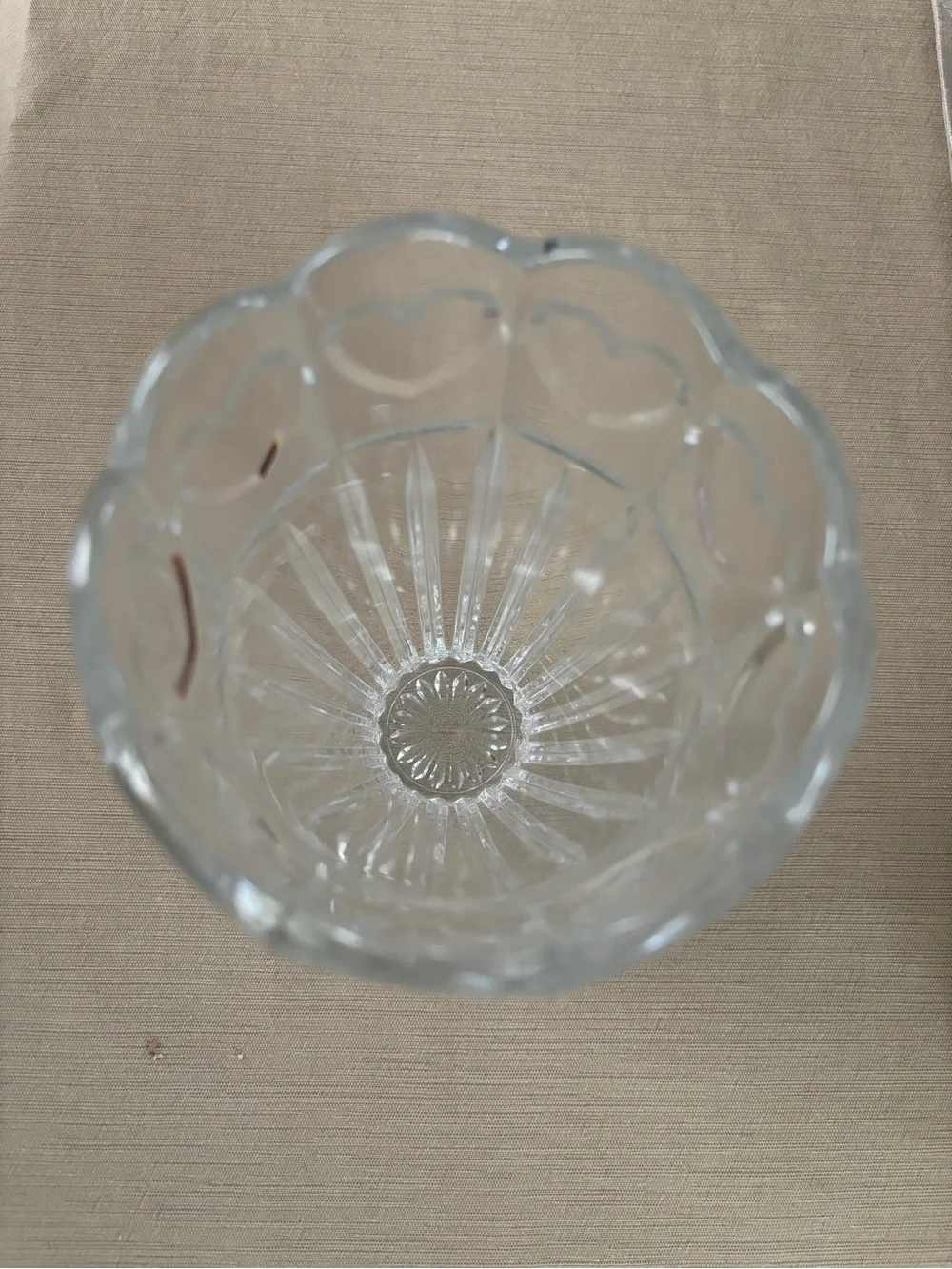 NWT Fifth Avenue Crystal Clear Heart Motif Lead Crystal Vase